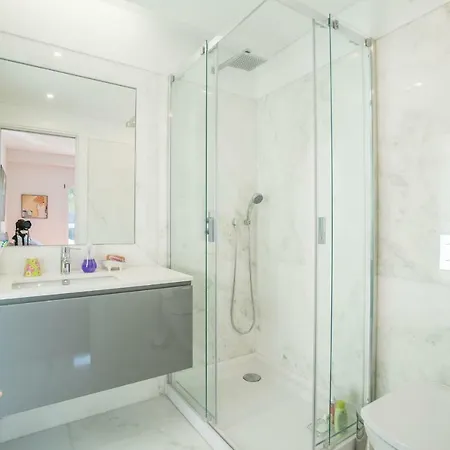 Belem Pool & Garden Apartment Lisbon