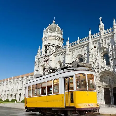 Belem Pool & Garden Apartment Lisbon